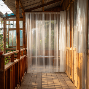 Прозрачная штора ПВХ (фото) | ООО «Тент Эксперт» Прозрачная штора ПВХ (фото)